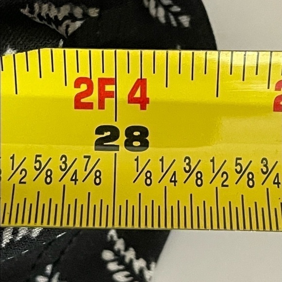 Liz Claiborne Sz med tunic style top black/ white print - Picture 5 of 11